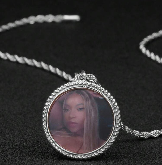 Round Picture Pendant